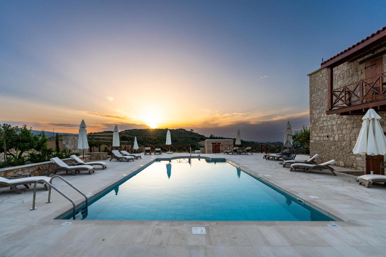 Harma Traditional Boutique Suites Paphos ภายนอก รูปภาพ