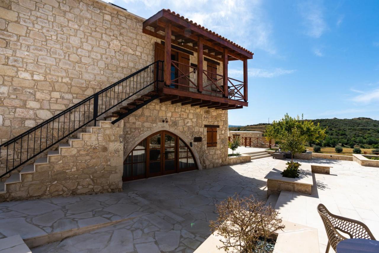 Harma Traditional Boutique Suites Paphos ภายนอก รูปภาพ