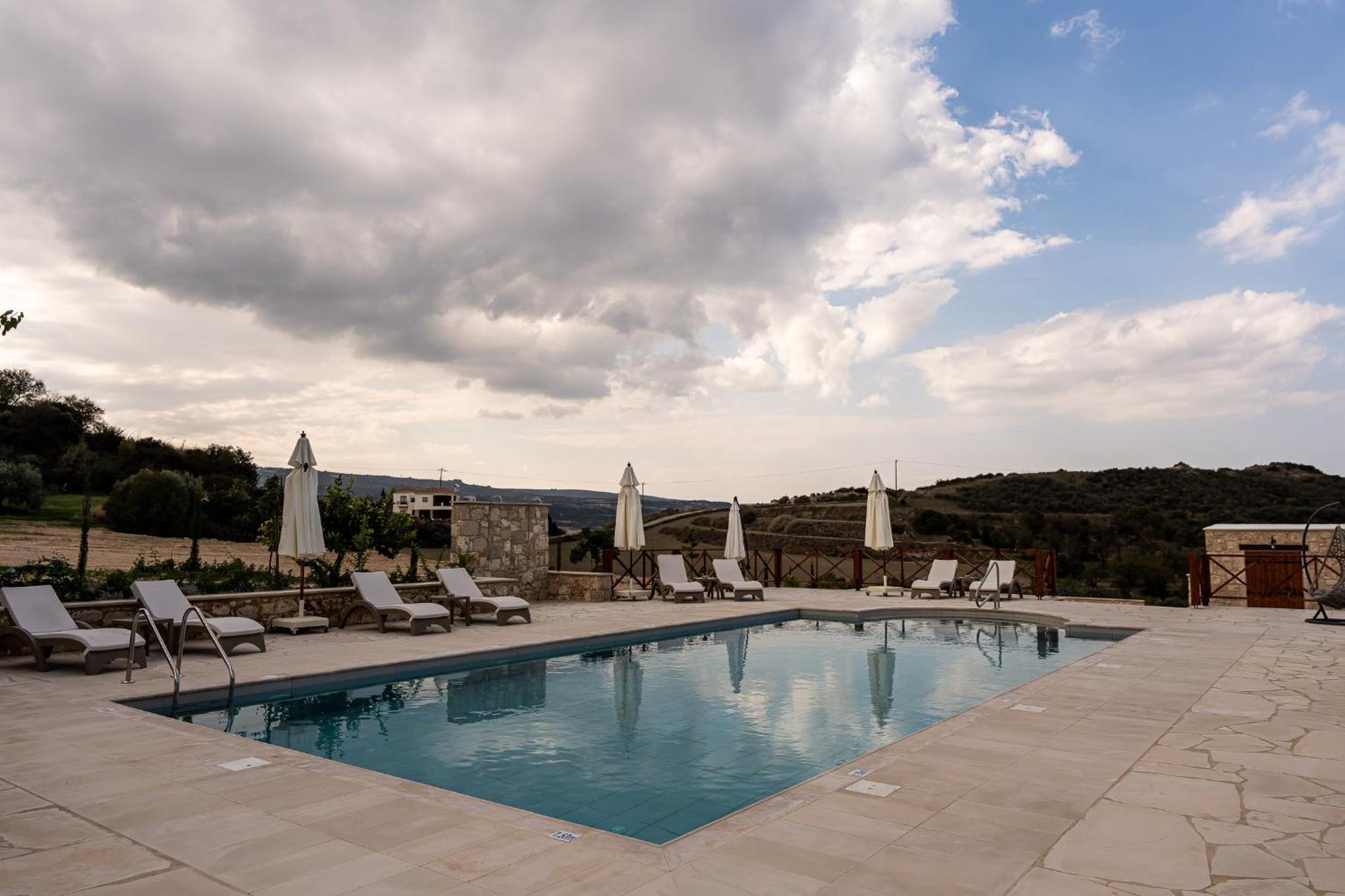 Harma Traditional Boutique Suites Paphos ภายนอก รูปภาพ