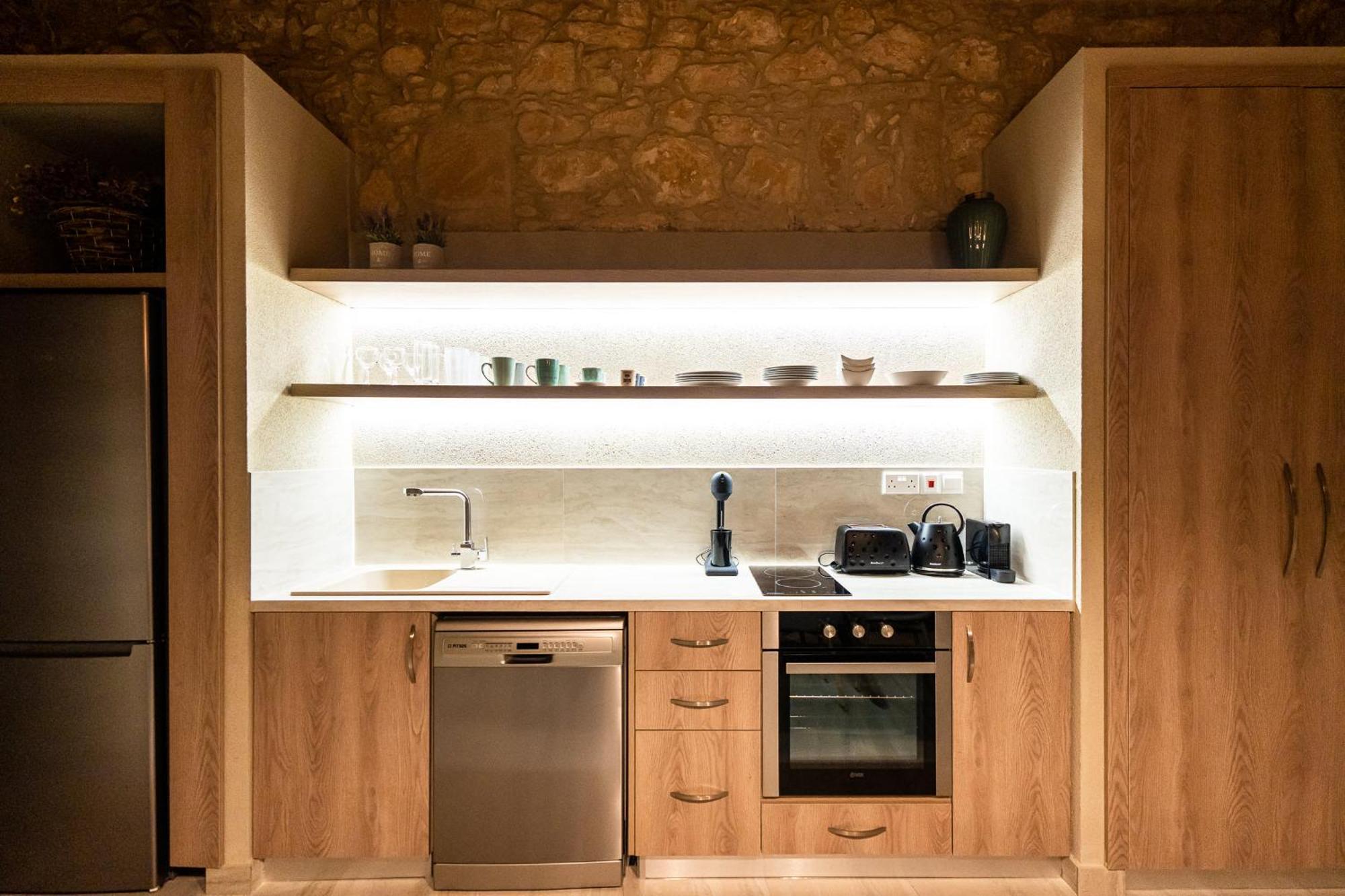 Harma Traditional Boutique Suites Paphos ภายนอก รูปภาพ