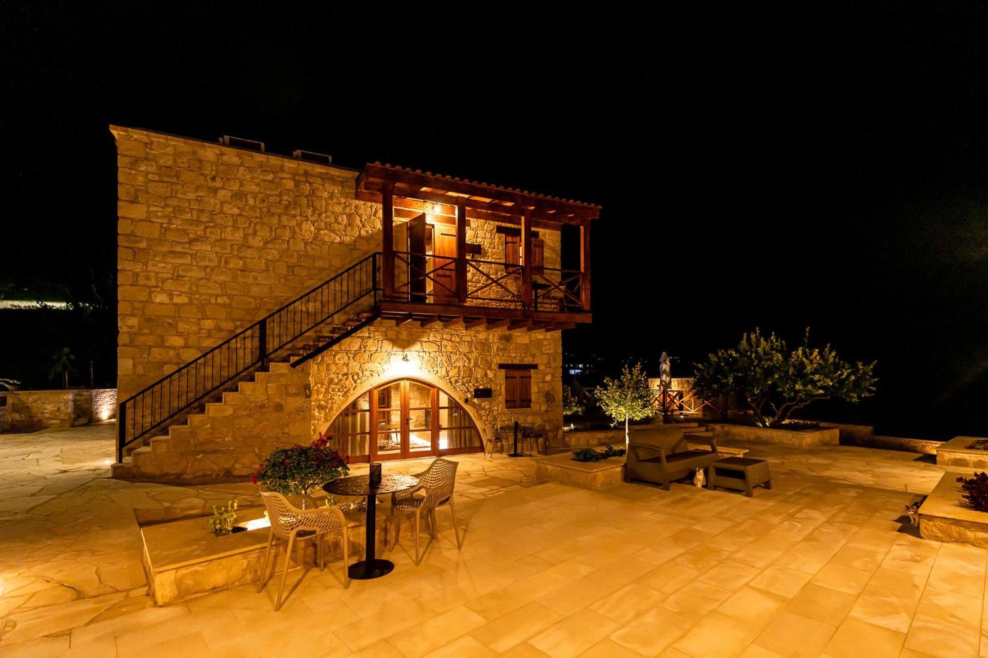 Harma Traditional Boutique Suites Paphos ภายนอก รูปภาพ