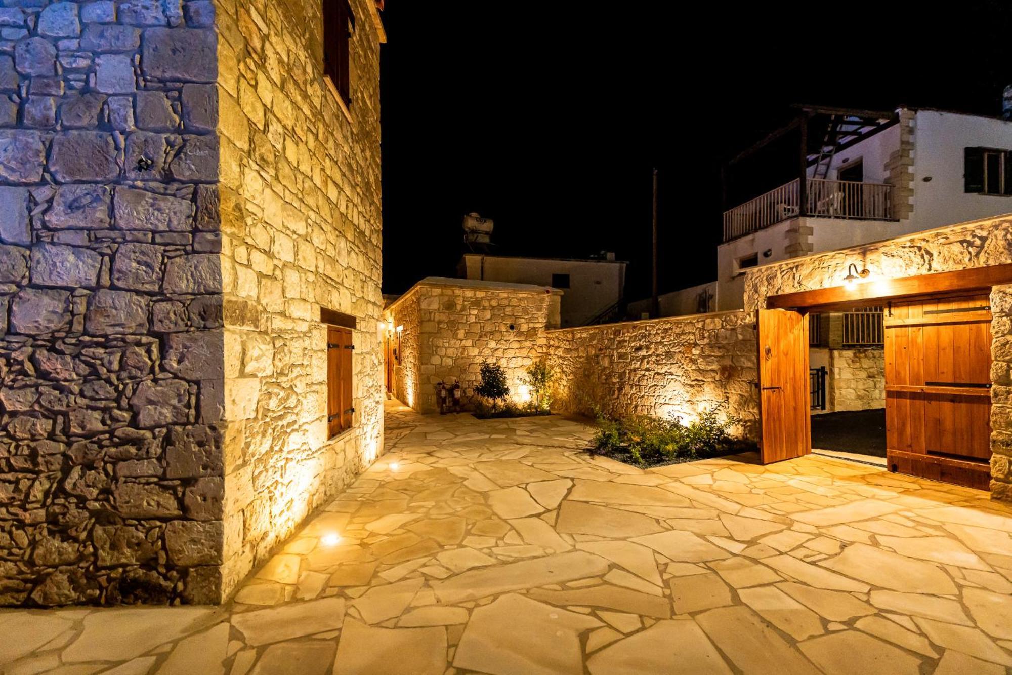 Harma Traditional Boutique Suites Paphos ภายนอก รูปภาพ