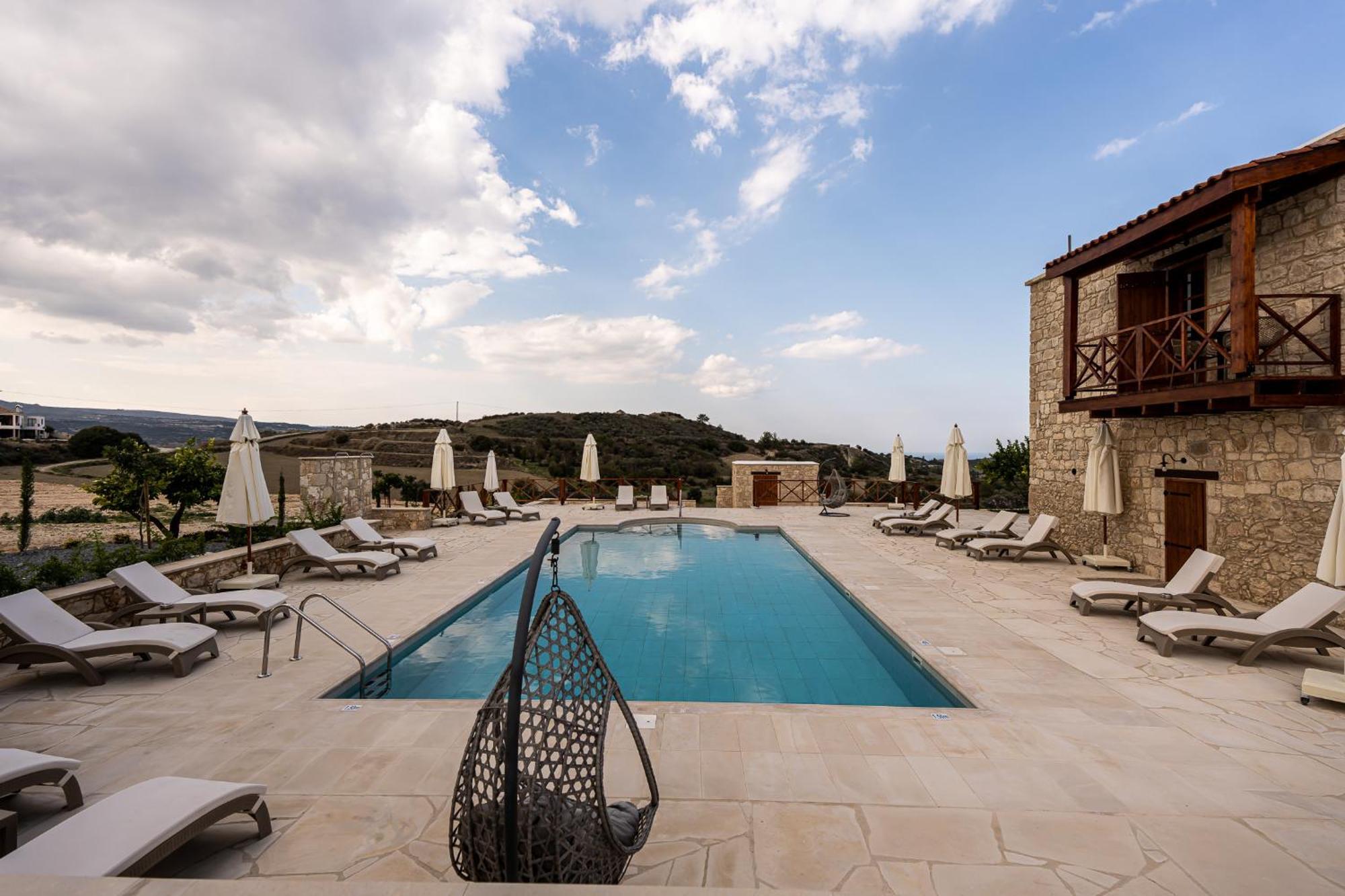 Harma Traditional Boutique Suites Paphos ภายนอก รูปภาพ