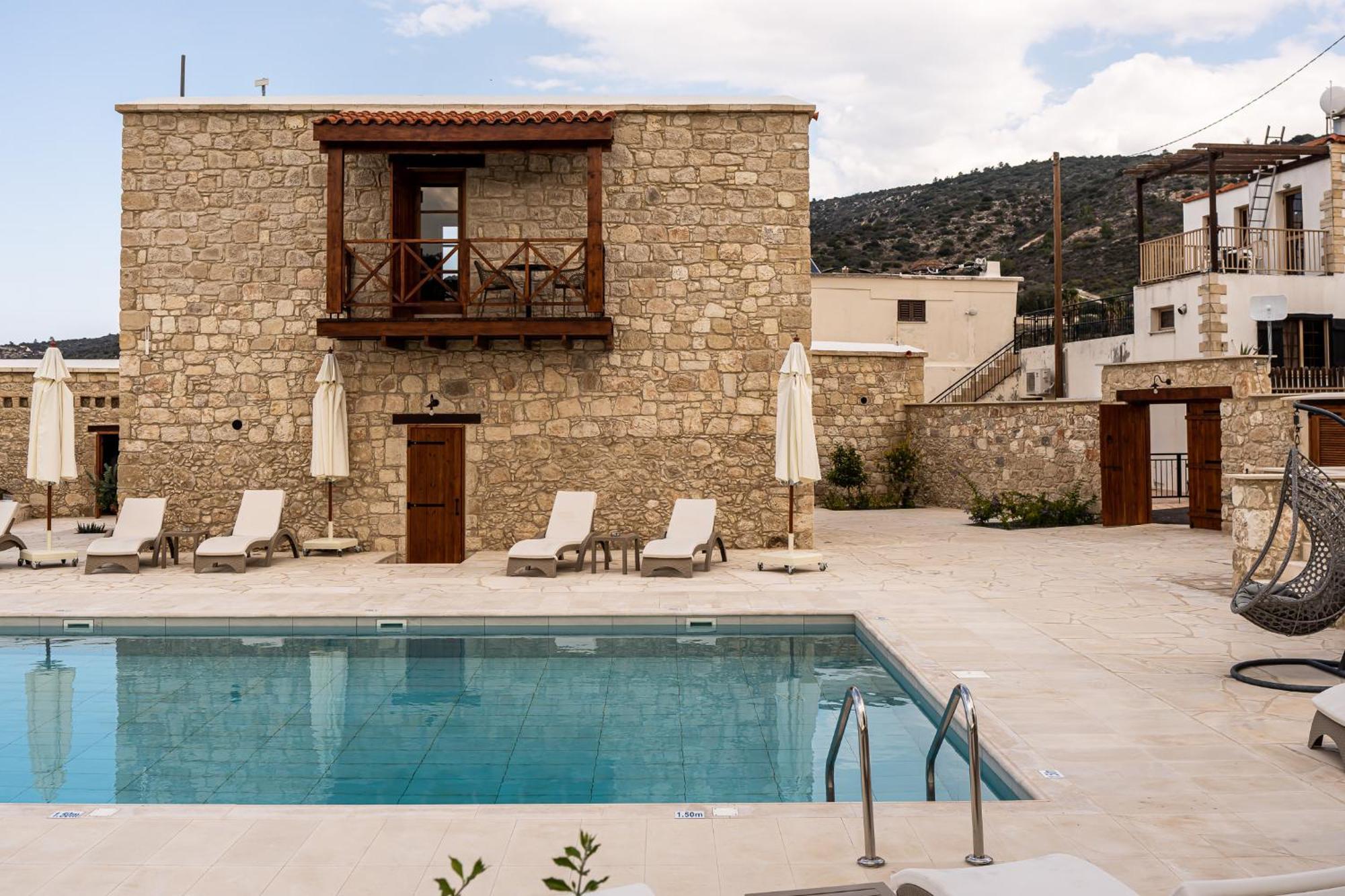 Harma Traditional Boutique Suites Paphos ภายนอก รูปภาพ