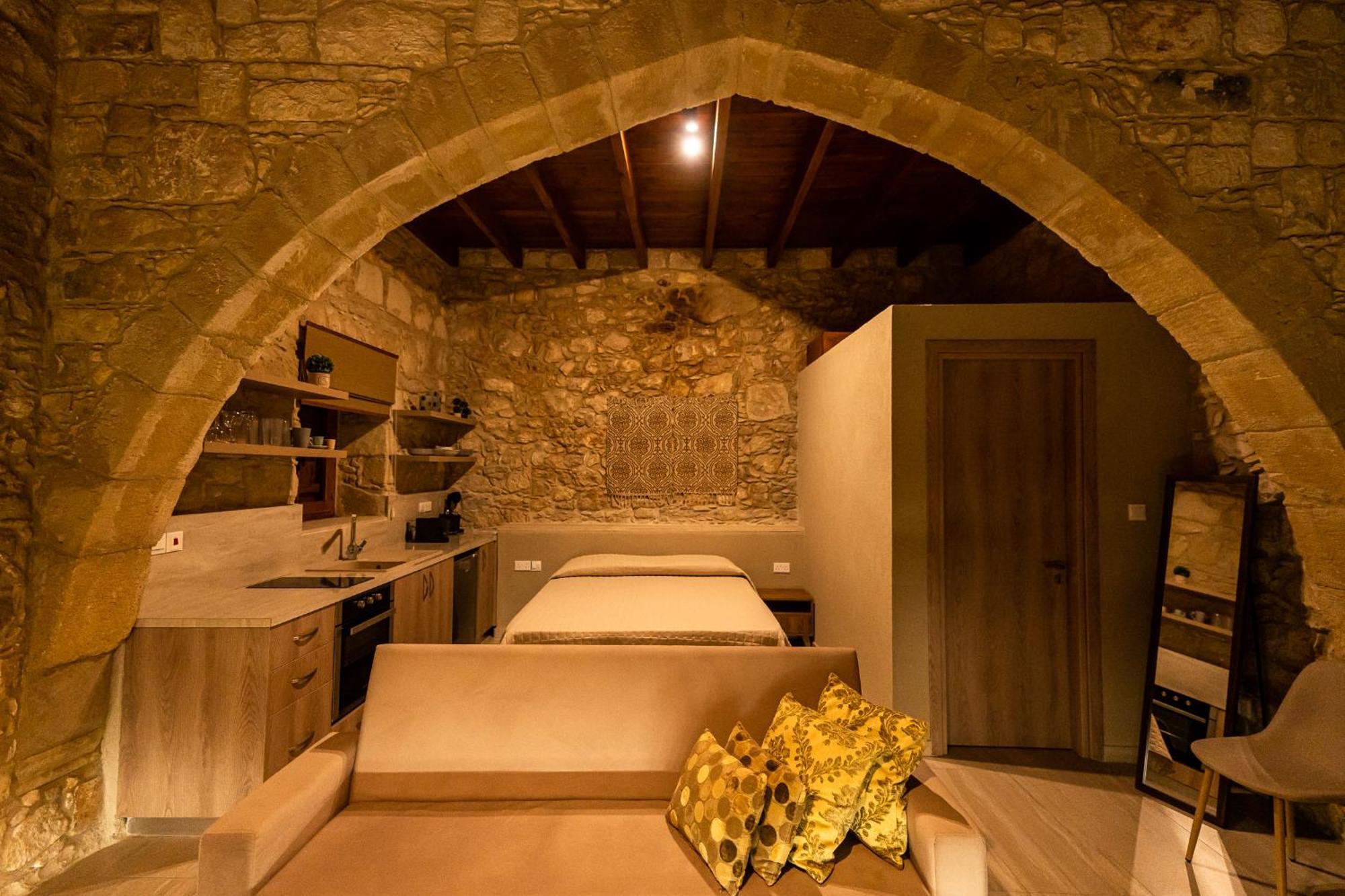 Harma Traditional Boutique Suites Paphos ห้อง รูปภาพ
