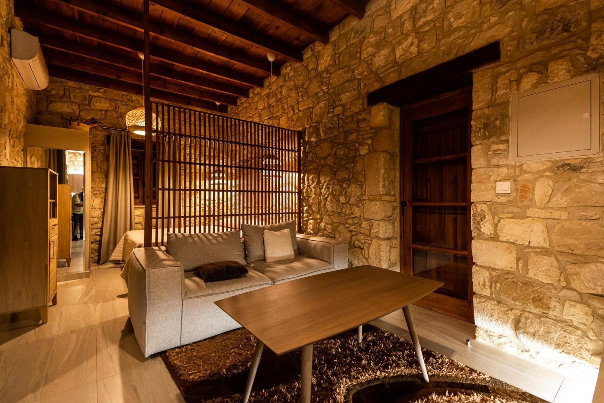 Harma Traditional Boutique Suites Paphos ห้อง รูปภาพ