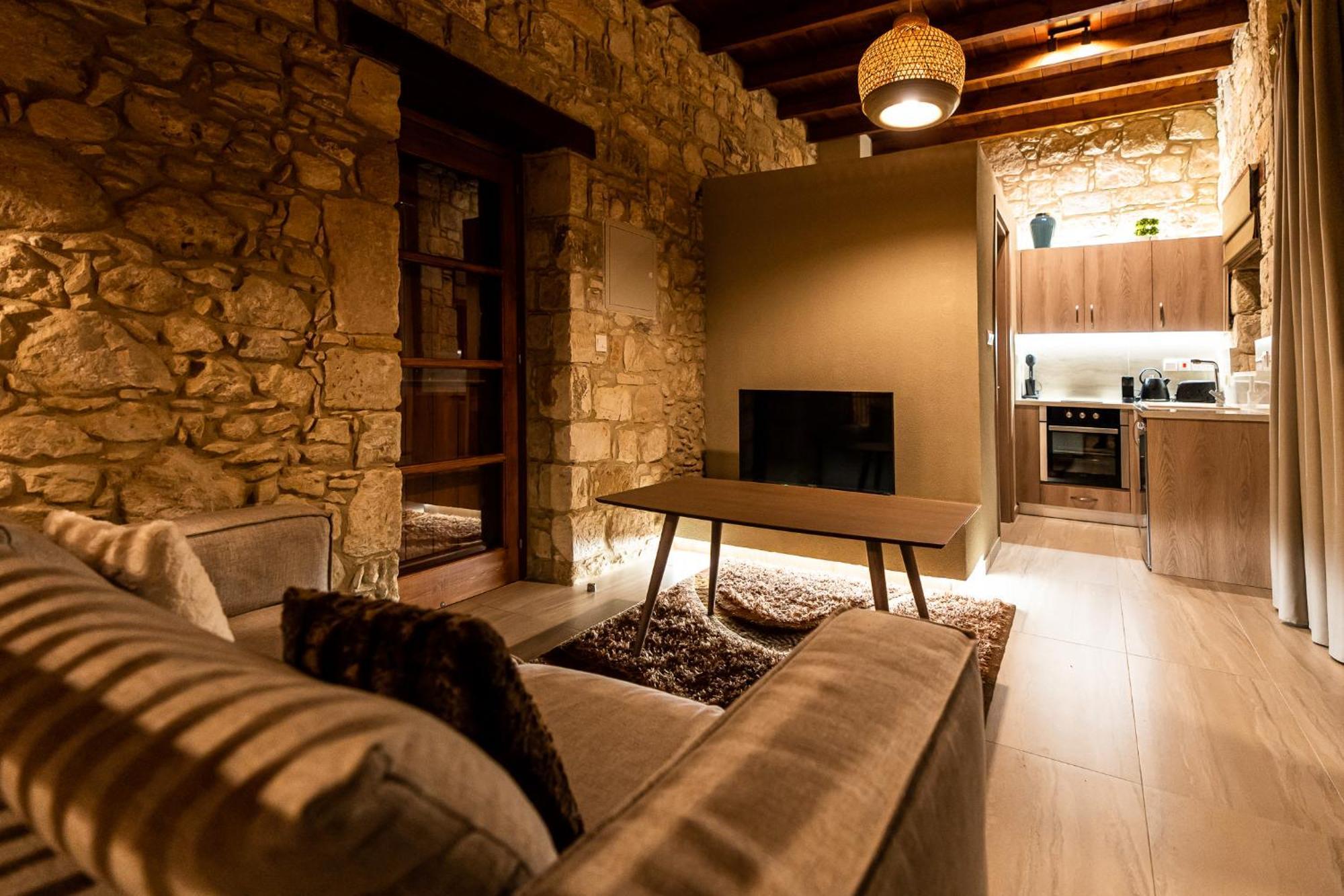 Harma Traditional Boutique Suites Paphos ห้อง รูปภาพ