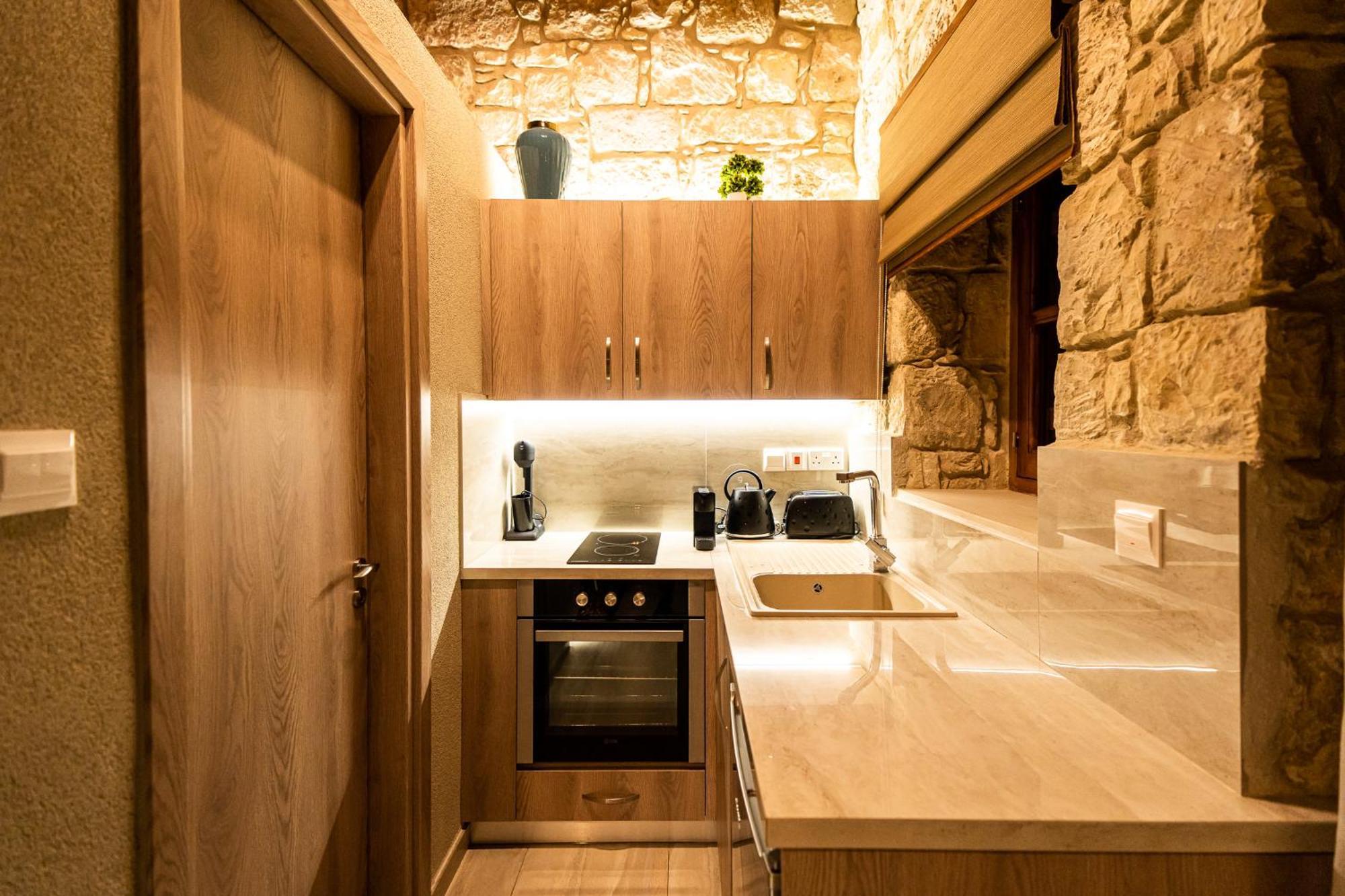 Harma Traditional Boutique Suites Paphos ห้อง รูปภาพ