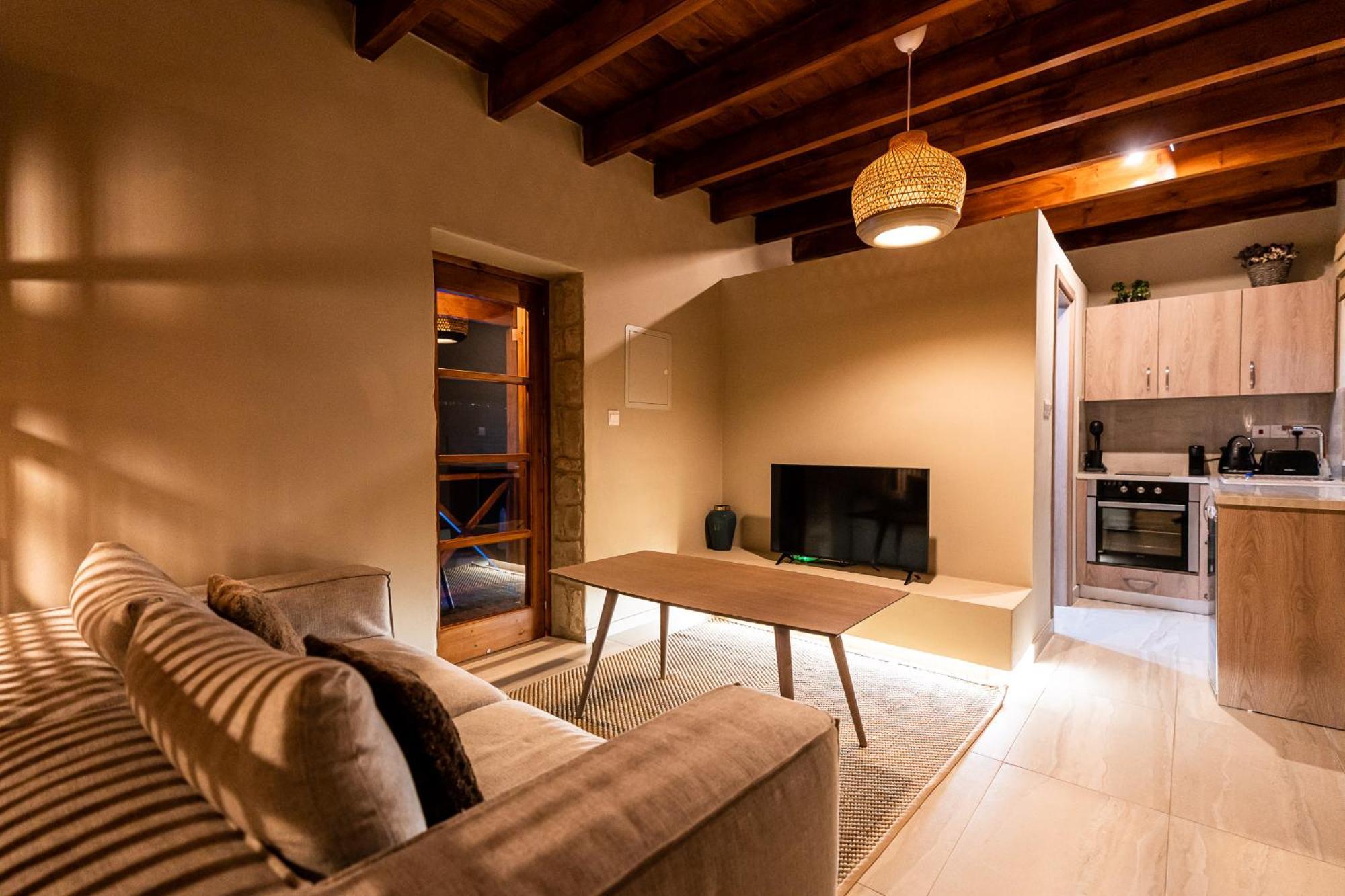 Harma Traditional Boutique Suites Paphos ภายนอก รูปภาพ